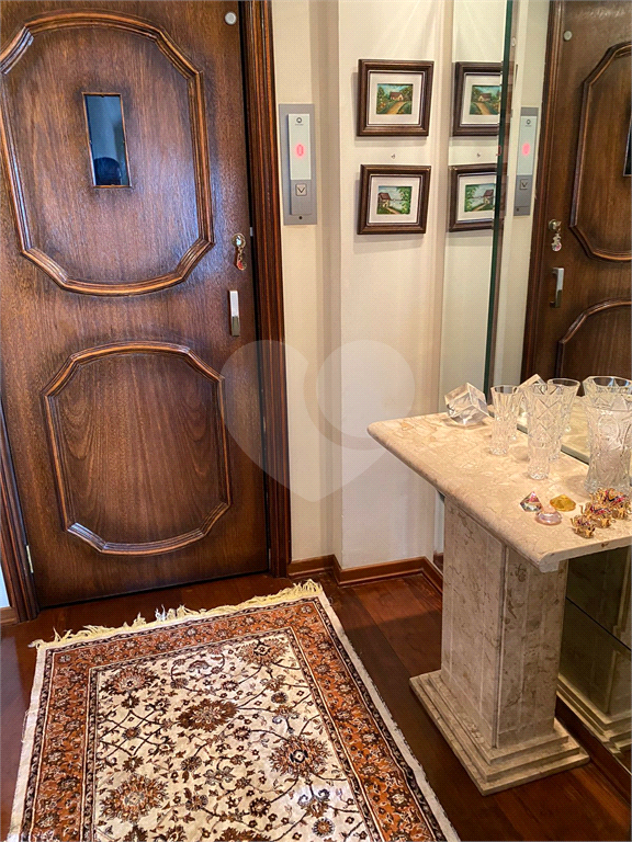 Apartamento a venda no Real Parque- Elegância em Cada Detalhe!