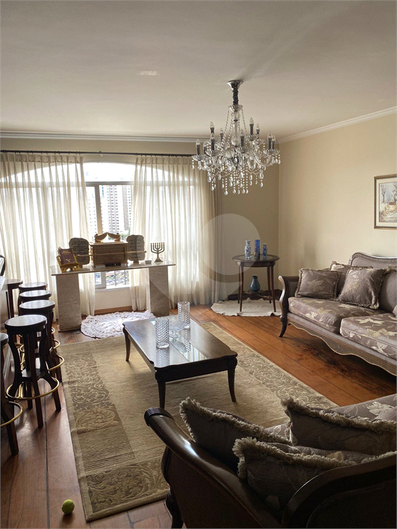 Apartamento a venda no Real Parque- Elegância em Cada Detalhe!