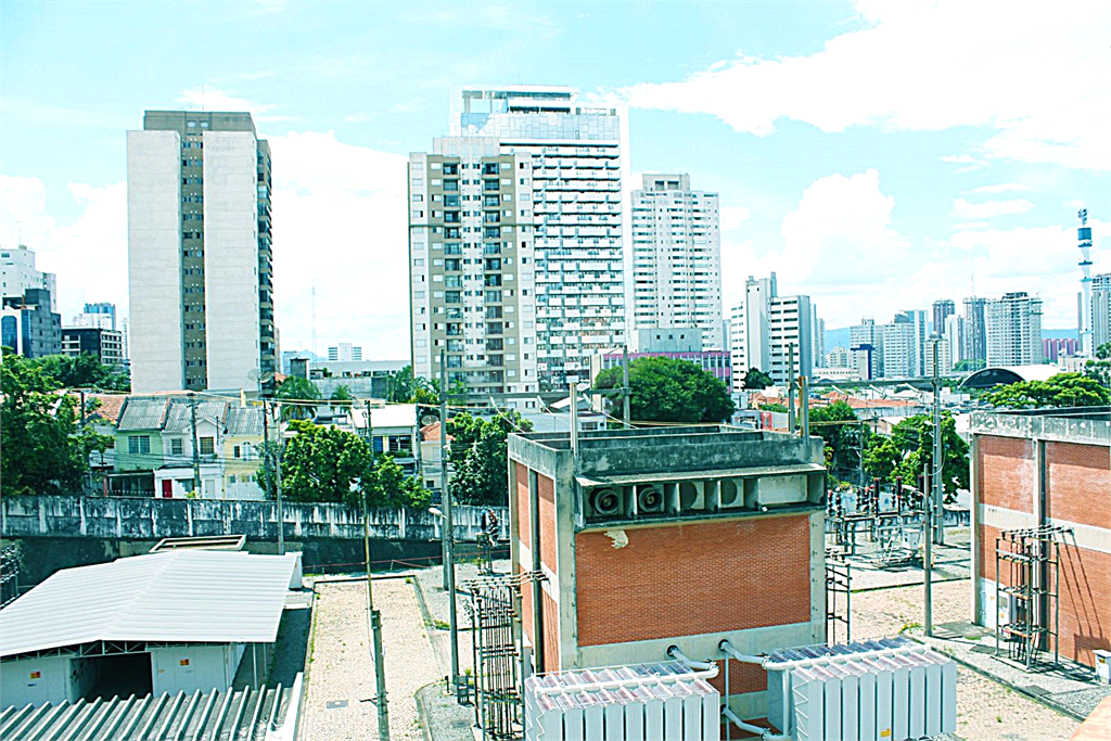 10 minutos a pé Metrô