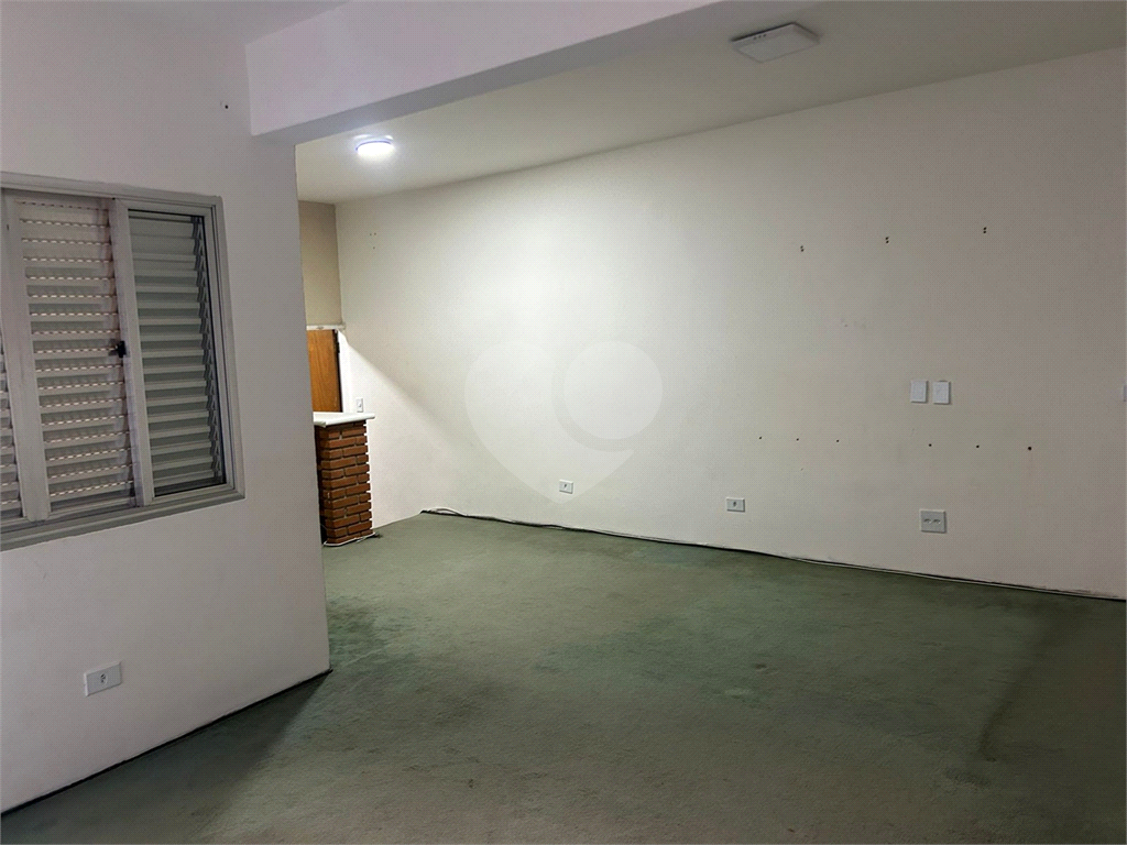 Casa com 117m² de Área Útil em Vila Fechada