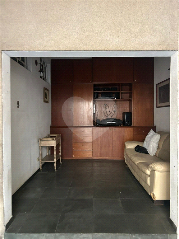 Casa com 117m² de Área Útil em Vila Fechada
