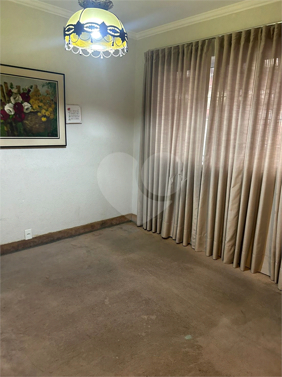 Casa com 117m² de Área Útil em Vila Fechada