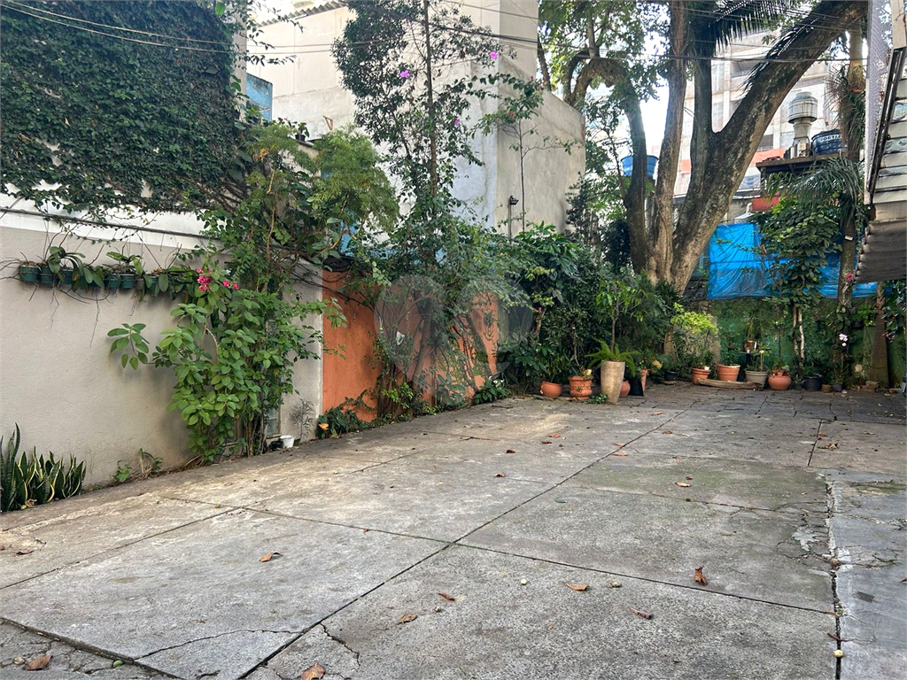 Casa com 117m² de Área Útil em Vila Fechada