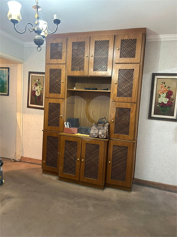 Casa com 117m² de Área Útil em Vila Fechada