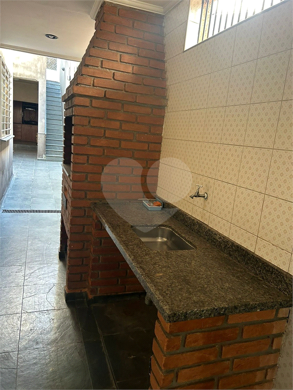 Casa com 117m² de Área Útil em Vila Fechada