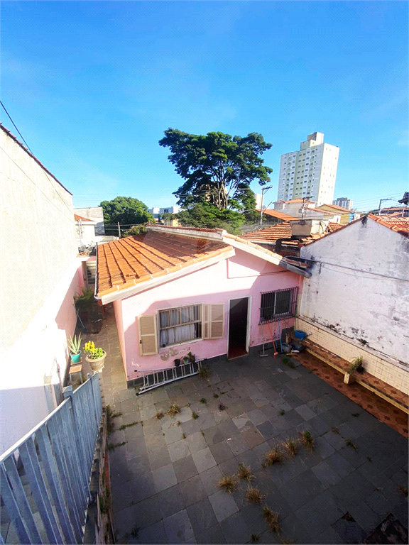 Ao lado da Avenida Júlio Prestes Guarulhos