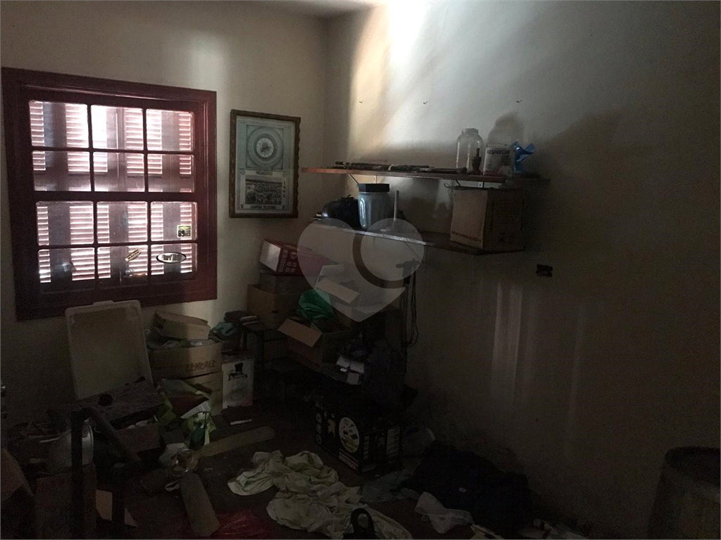 Vende-se casa para ponto comercial.