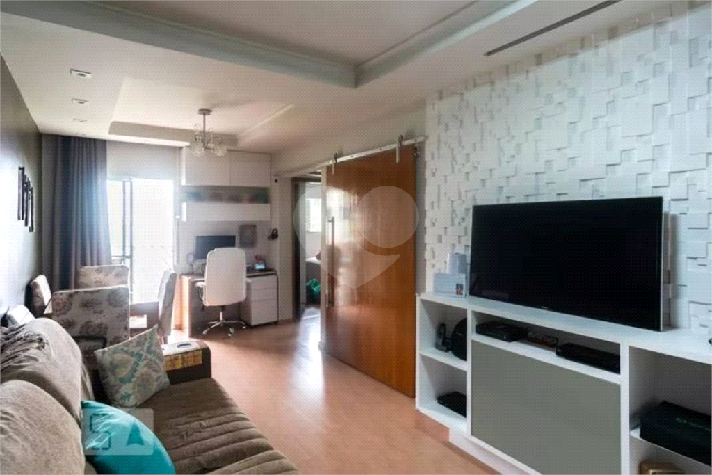 Apartamento à Venda 66m²| 2 Dormitórios com 1 Suíte| Varanda| 1 Vaga| Parada Inglesa