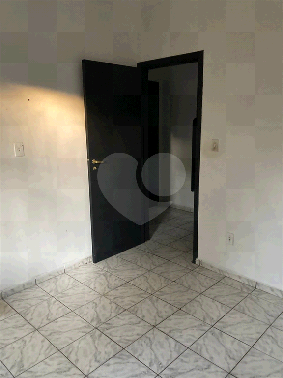 Casa à venda e aluguel com 2 quartos, 130m² - Foto 17