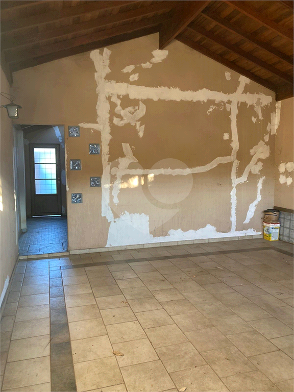 Casa à venda e aluguel com 2 quartos, 130m² - Foto 3