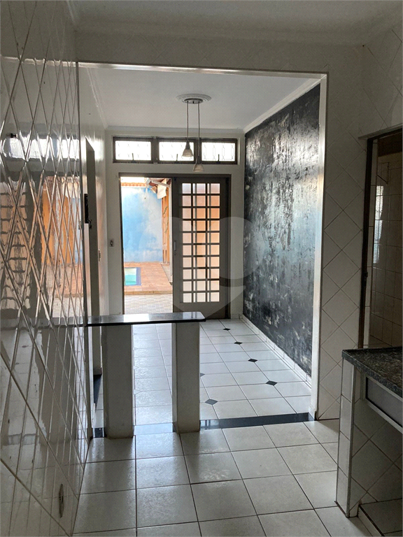 Casa à venda e aluguel com 2 quartos, 130m² - Foto 13