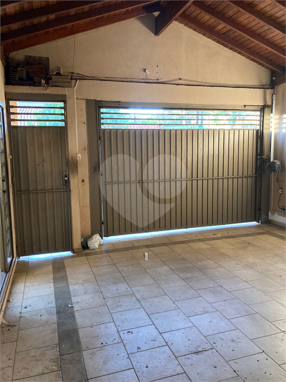 Casa à venda e aluguel com 2 quartos, 130m² - Foto 2