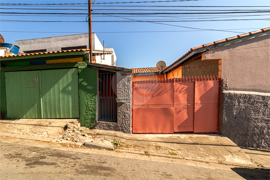 TERRENO COM 4 CASAS E 4 VAGAS À VENDA EM TINGIDOR/ EMBU DAS ARTES-SP.
