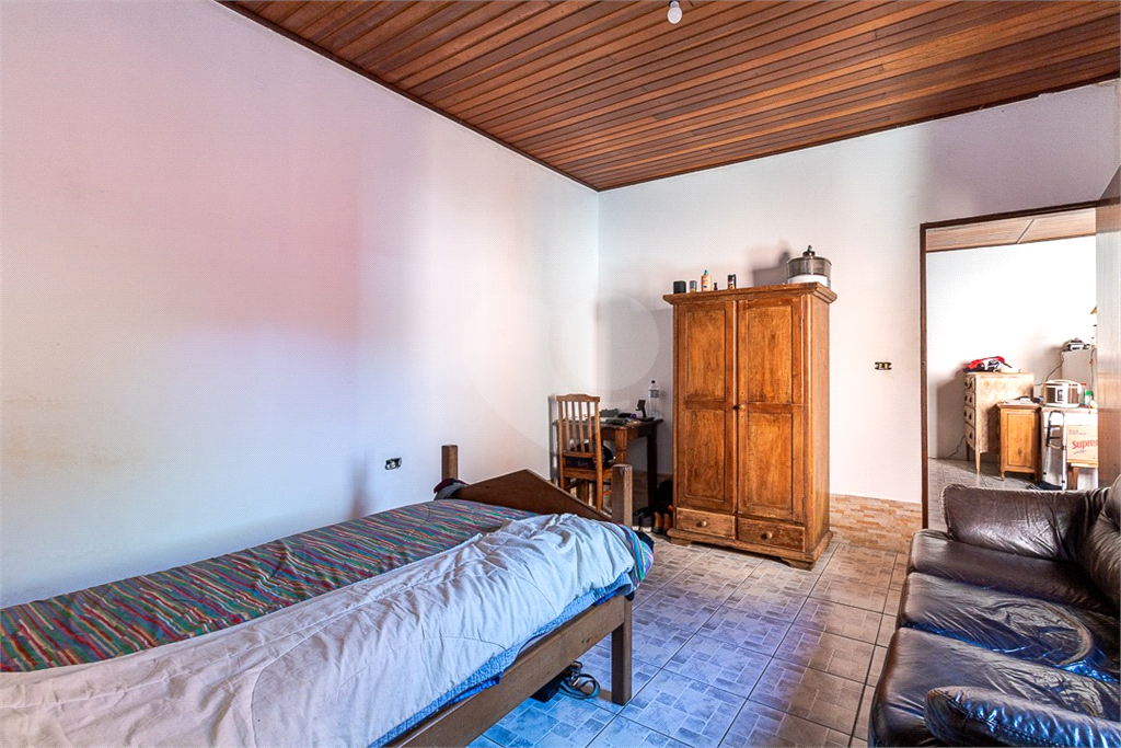TERRENO COM 4 CASAS E 4 VAGAS À VENDA EM TINGIDOR/ EMBU DAS ARTES-SP.