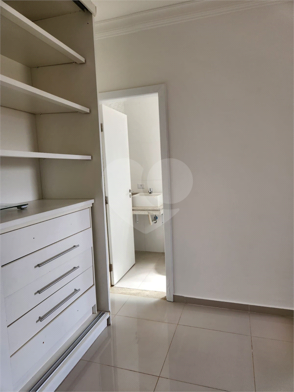 Casa de Condomínio à venda com 3 quartos, 231m² - Foto 17