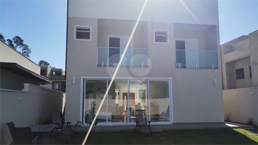 Casa de Condomínio à venda com 4 quartos, 222m² - Foto 1