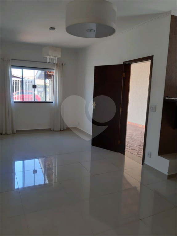 Sobrado à venda com 2 quartos, 169m² - Foto 1