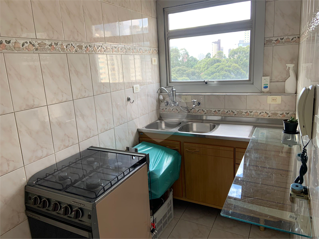 APARTAMENTO em JARDIM PAULISTA