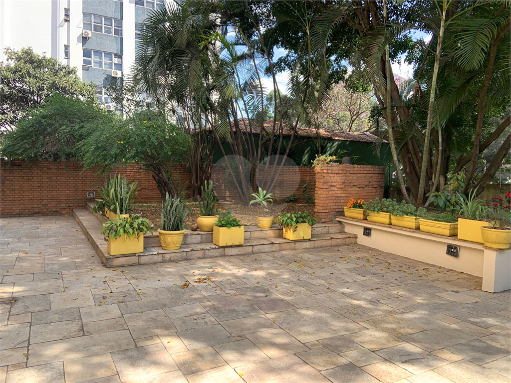 APARTAMENTO em JARDIM PAULISTA
