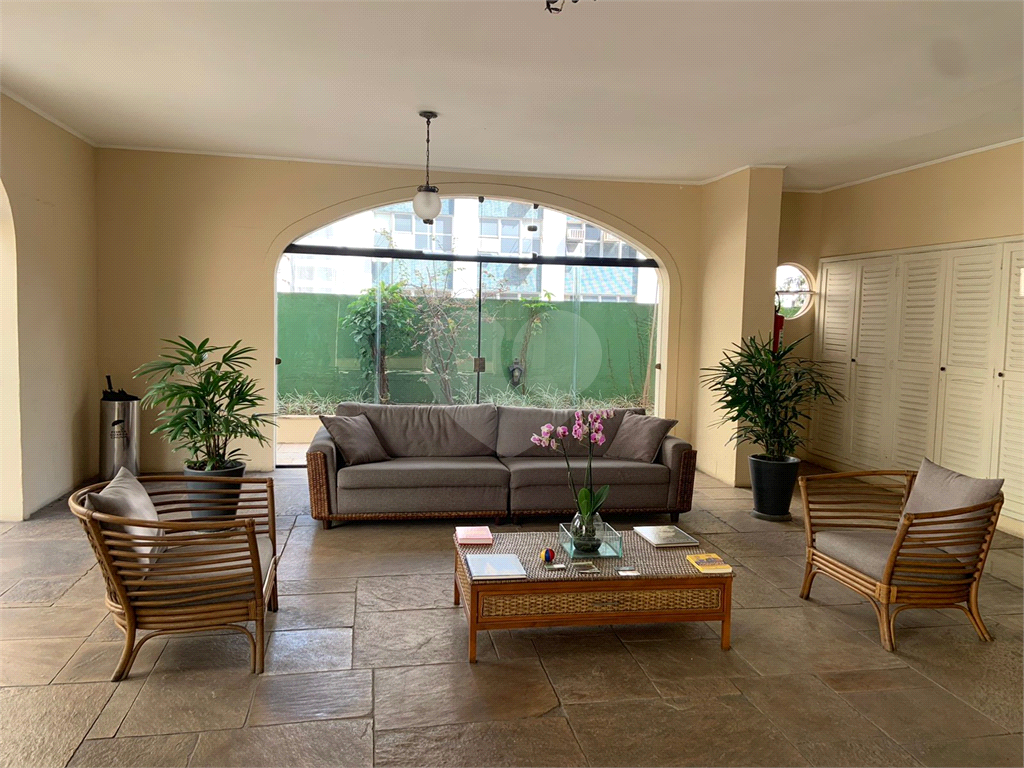 APARTAMENTO em JARDIM PAULISTA