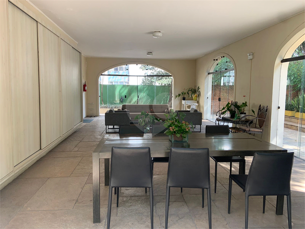 APARTAMENTO em JARDIM PAULISTA