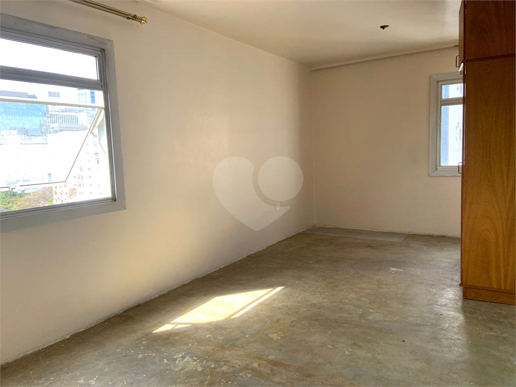 APARTAMENTO em JARDIM PAULISTA