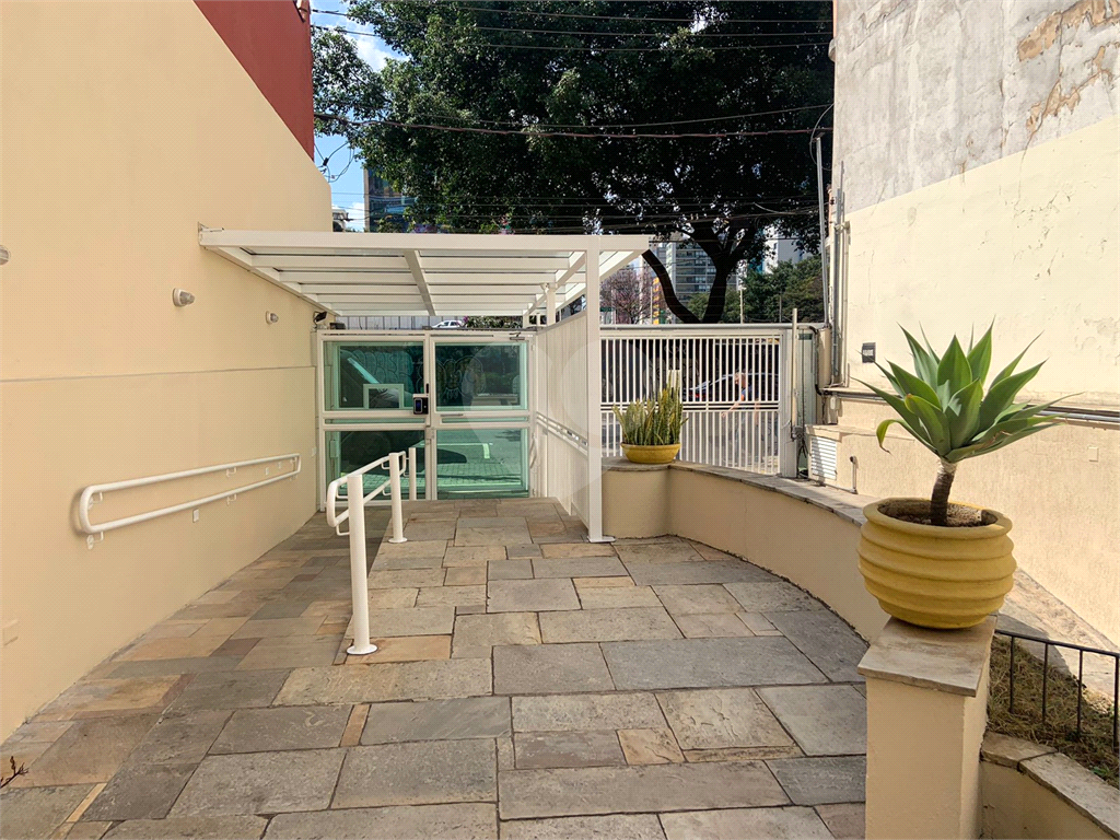 APARTAMENTO em JARDIM PAULISTA