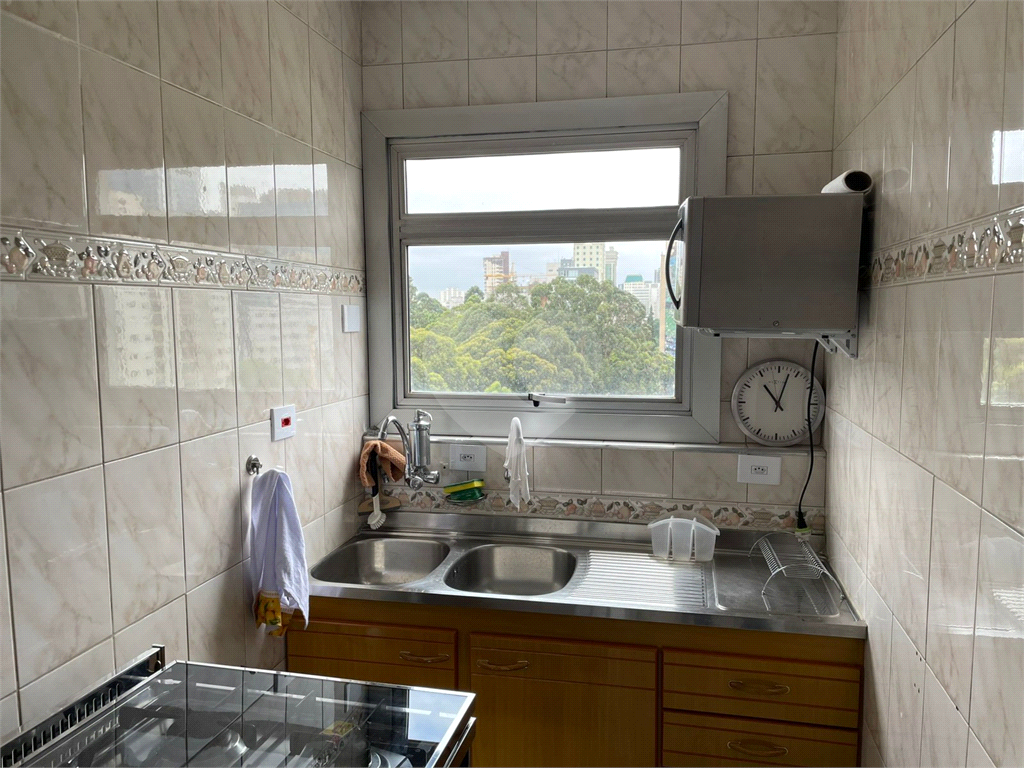 APARTAMENTO em JARDIM PAULISTA