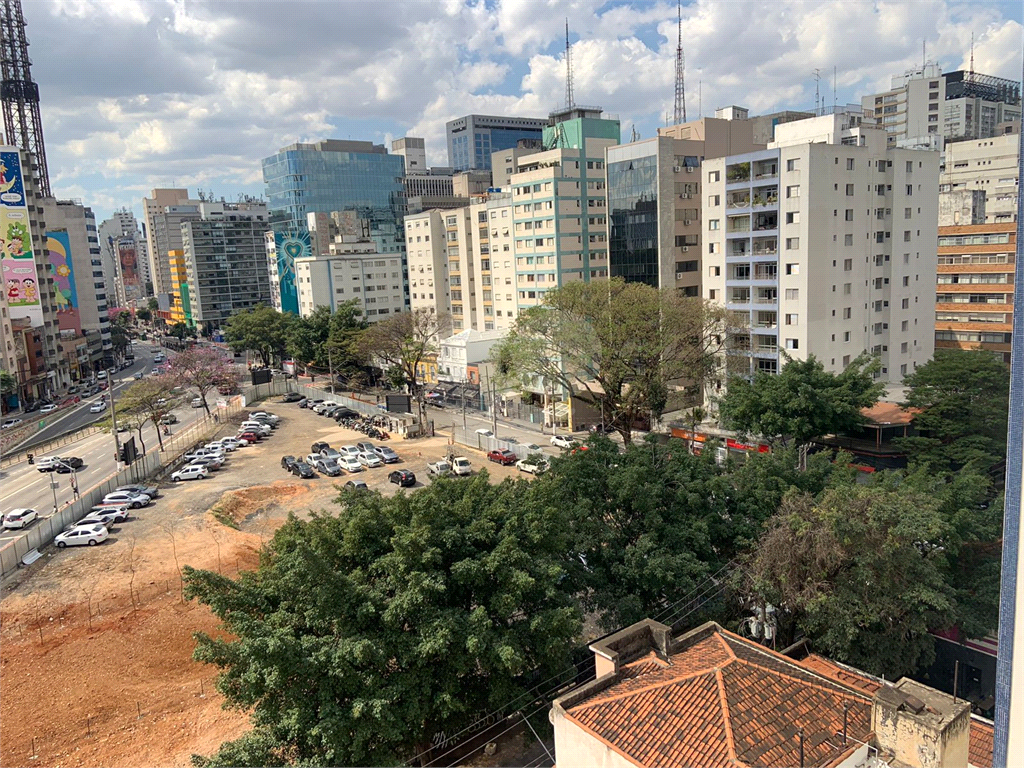 APARTAMENTO em JARDIM PAULISTA