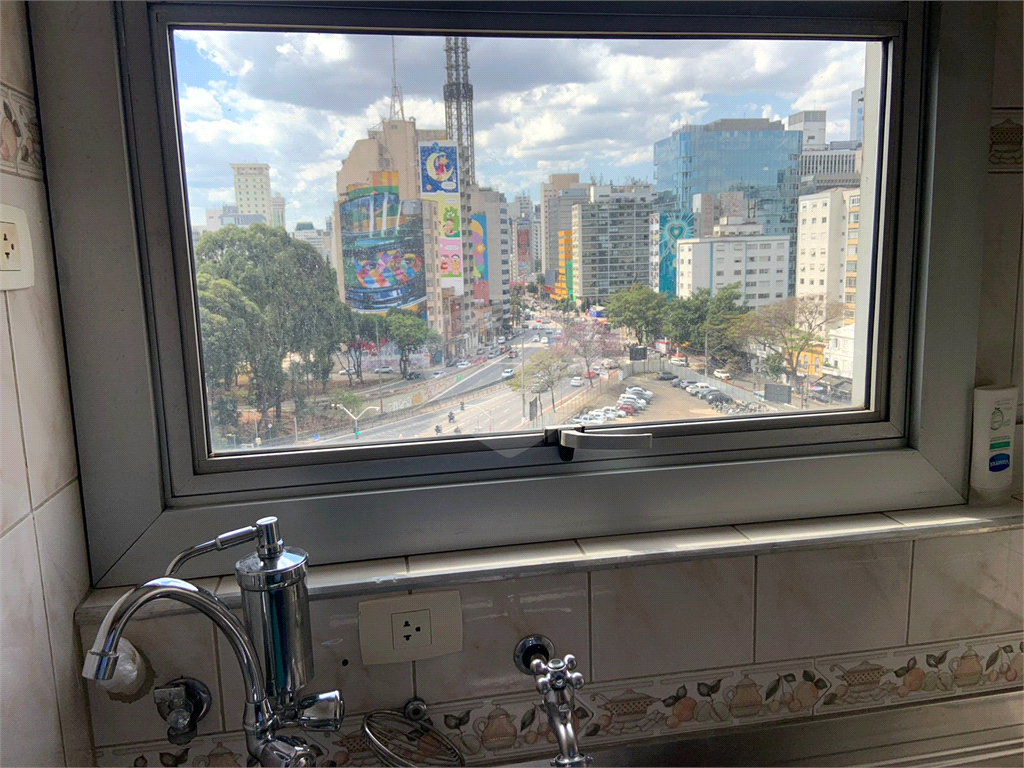 APARTAMENTO em JARDIM PAULISTA