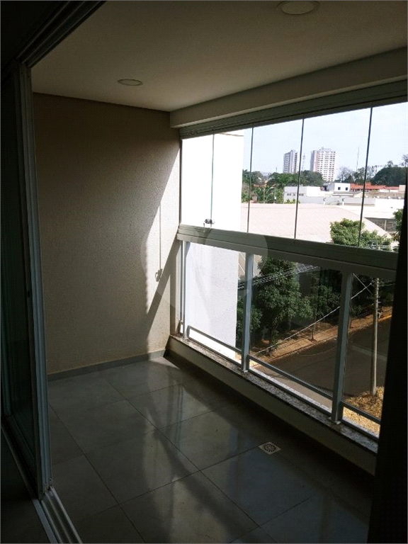 Apartamento à venda com 2 quartos, 70m² - Foto 30