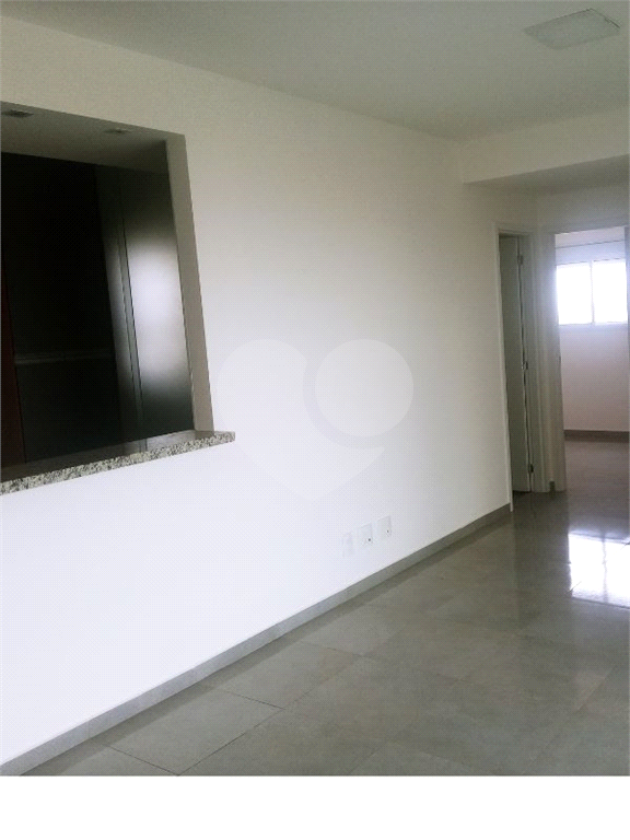 Apartamento à venda com 2 quartos, 70m² - Foto 29