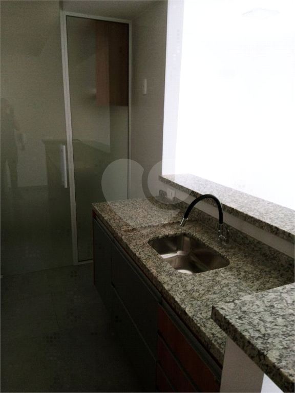 Apartamento à venda com 2 quartos, 70m² - Foto 24