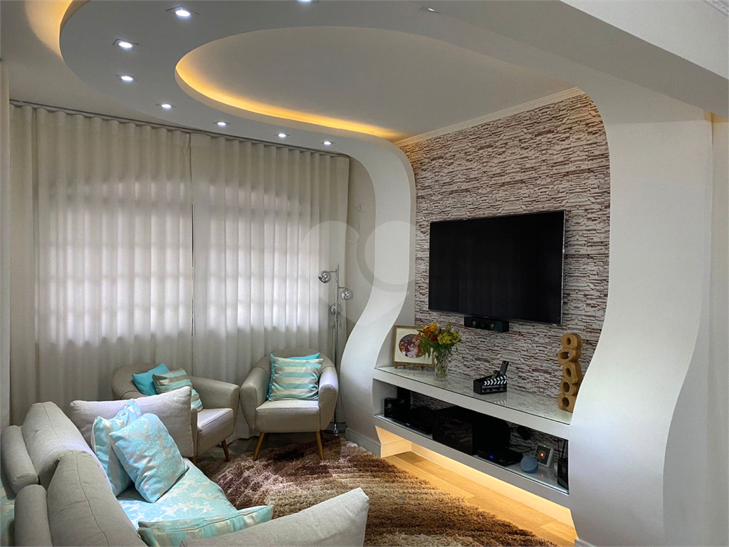 Casa Reformada com 3 Dormitórios e Excelente Área de Lazer