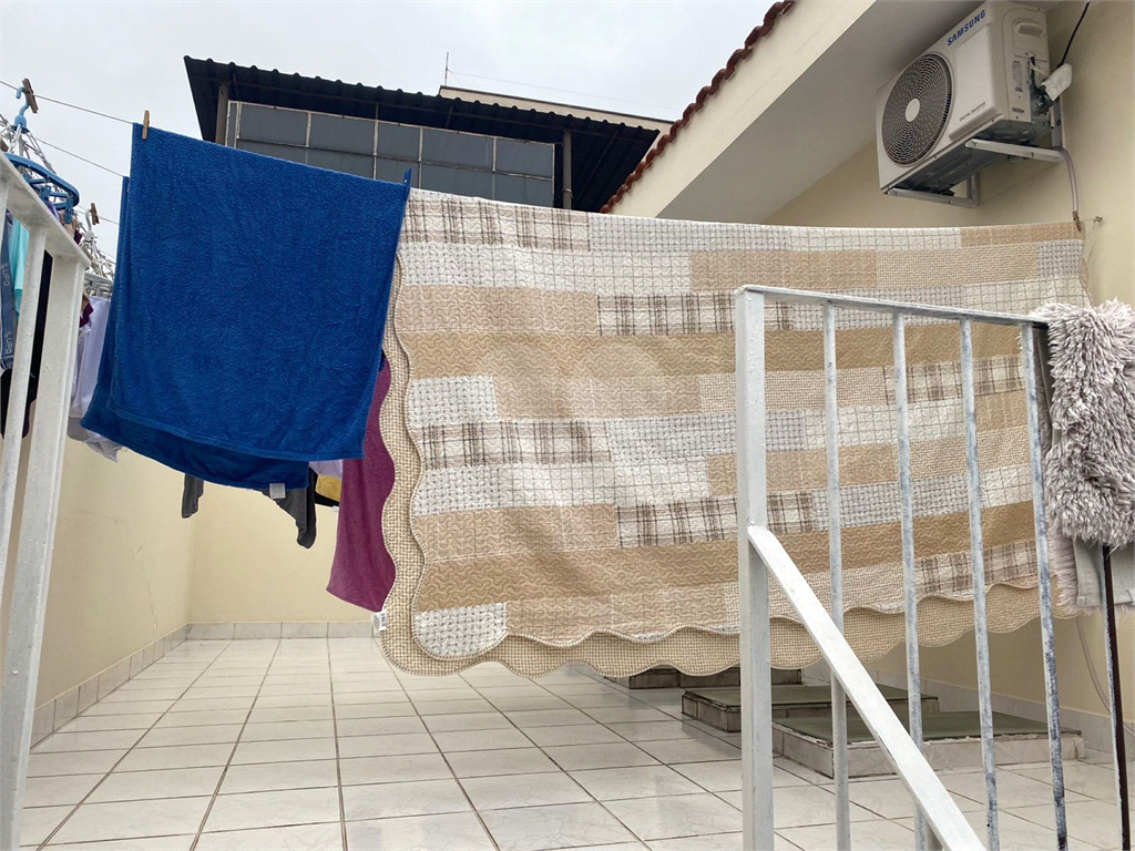 Casa Reformada com 3 Dormitórios e Excelente Área de Lazer
