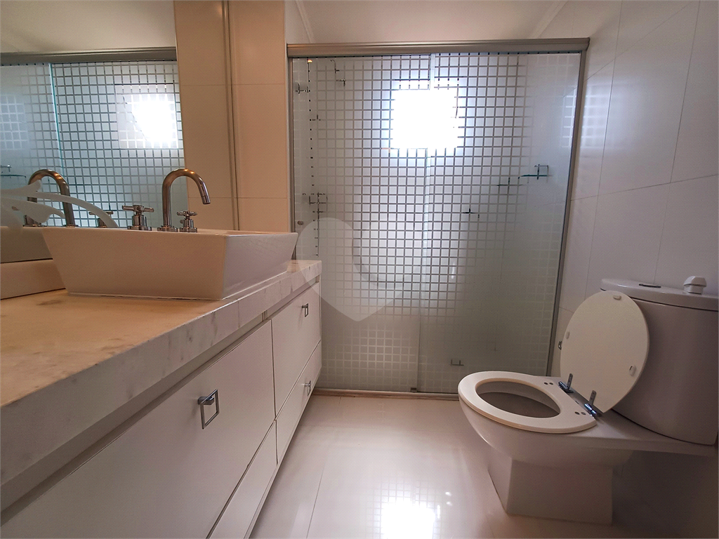 Apartamento alto padrão-3 dormitórios, 3 suítes, 3 vagas de garagem e Lazer Completo-Santa Teresinha