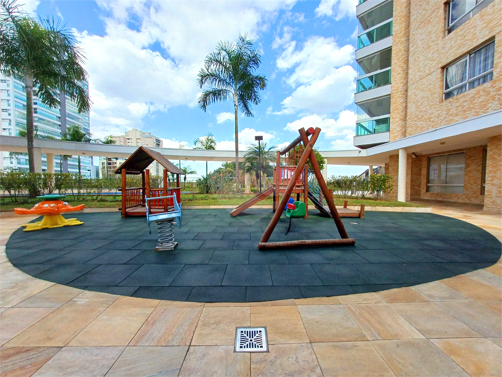 Apartamento alto padrão-3 dormitórios, 3 suítes, 3 vagas de garagem e Lazer Completo-Santa Teresinha