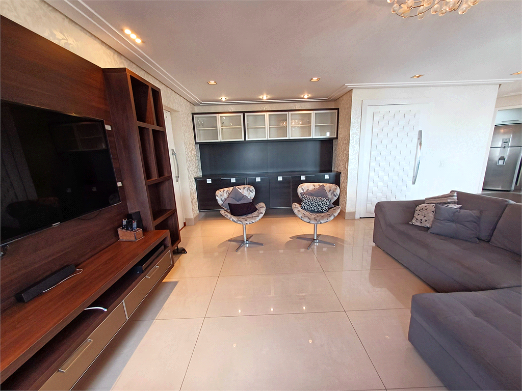 Apartamento alto padrão-3 dormitórios, 3 suítes, 3 vagas de garagem e Lazer Completo-Santa Teresinha