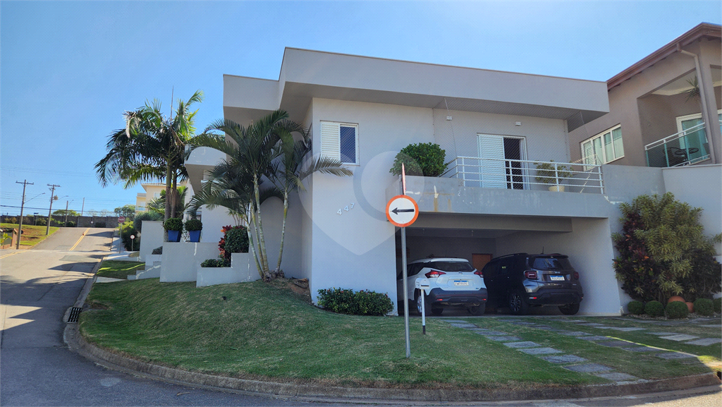 Casa de Condomínio à venda com 3 quartos, 257m² - Foto 2