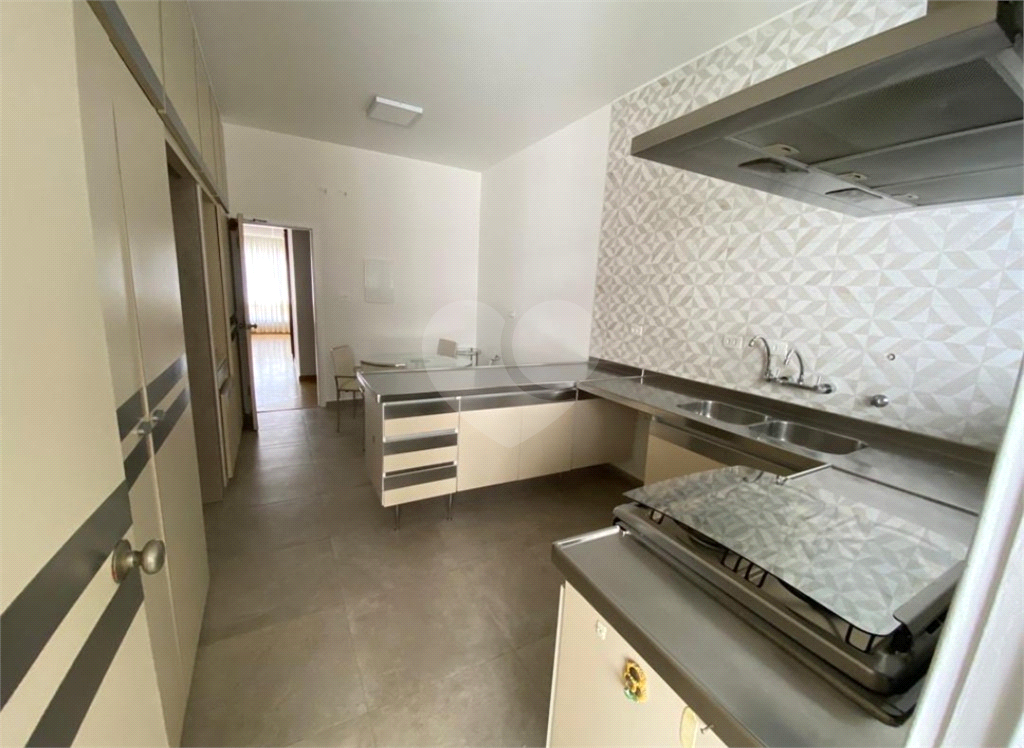 Apartamento à venda com 3 quartos, 208m² - Foto 6