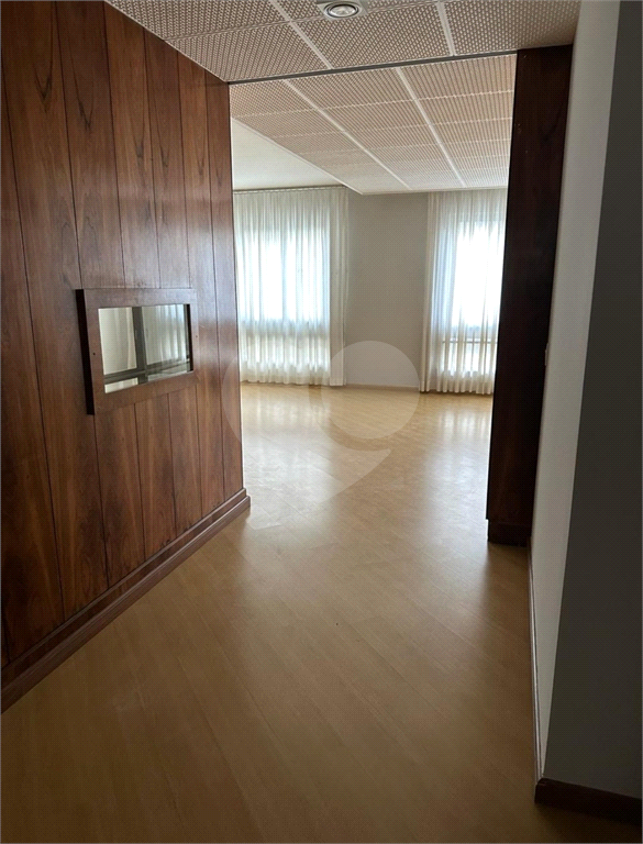 Apartamento à venda com 3 quartos, 208m² - Foto 12