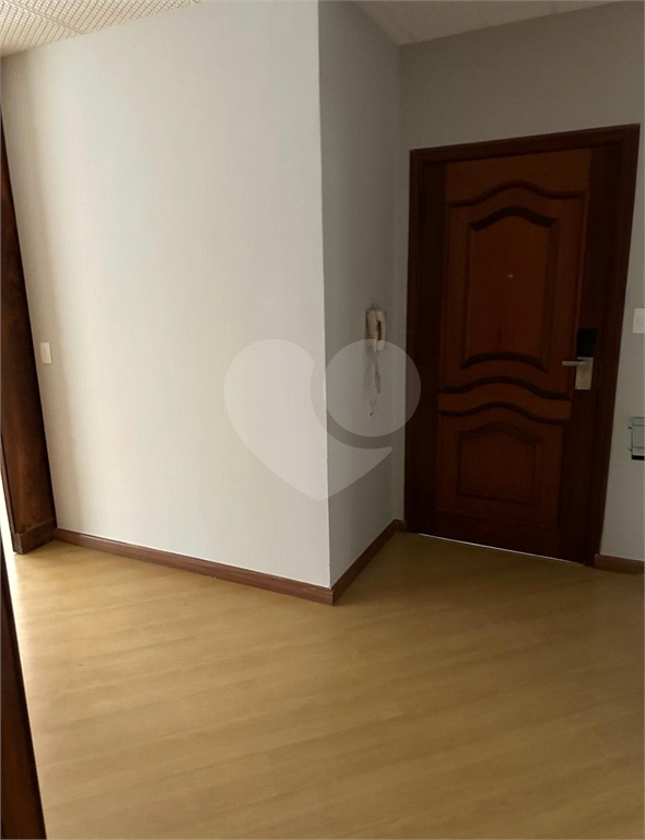 Apartamento à venda com 3 quartos, 208m² - Foto 11