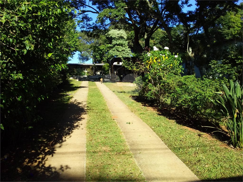 Chácara à venda com 3 quartos, 360m² - Foto 1