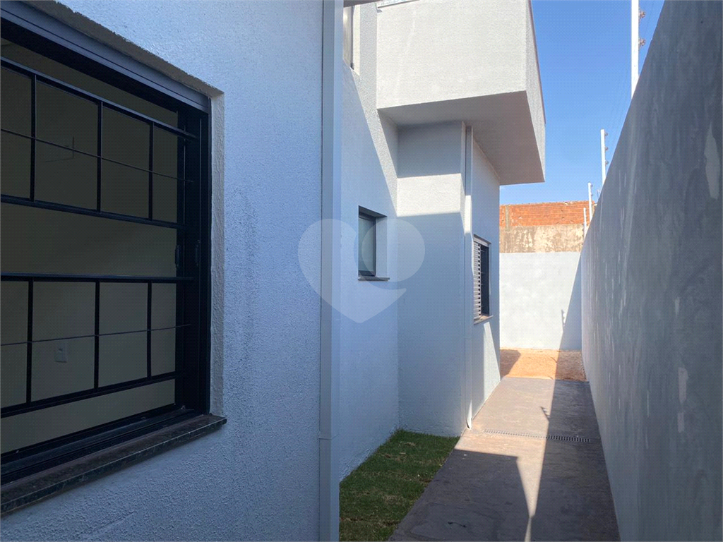 Casa à venda com 2 quartos, 70m² - Foto 13