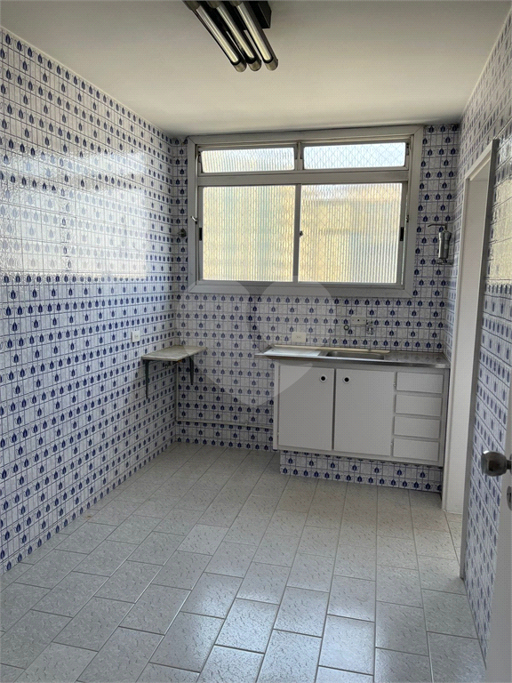 APARTAMENTO em MOEMA