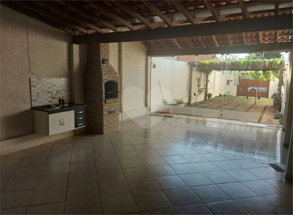 Casa à venda com 2 quartos, 130m² - Foto 1