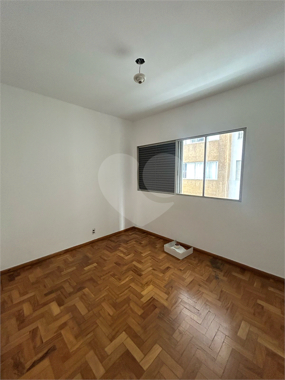 Apartamento 300 metros do metrô Santa Cruz, 2 dormitórios 