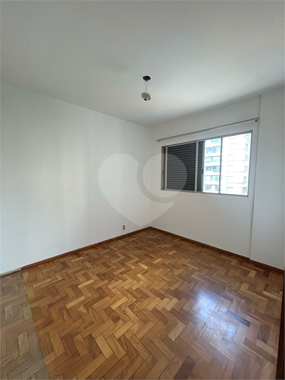 Apartamento 300 metros do metrô Santa Cruz, 2 dormitórios 