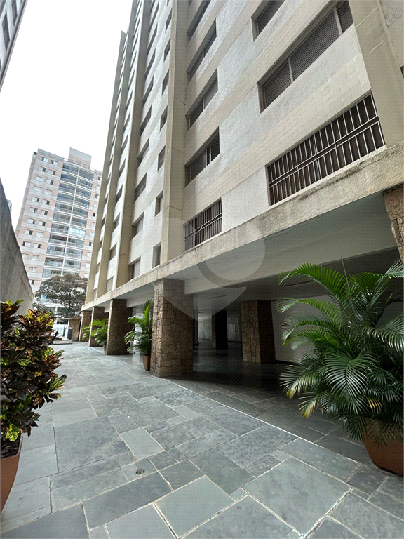 Apartamento 300 metros do metrô Santa Cruz, 2 dormitórios 