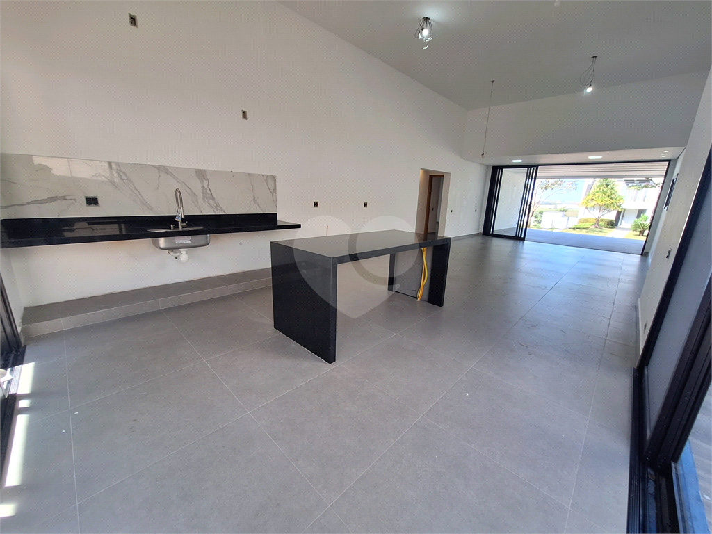 Casa de Condomínio à venda com 3 quartos, 205m² - Foto 4